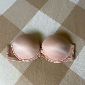 Victoria’s Secret strapless bra